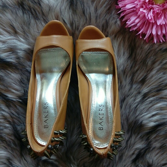 Bakers Spiked peep toe stiletto platform 6.5 - Picture 3 of 8